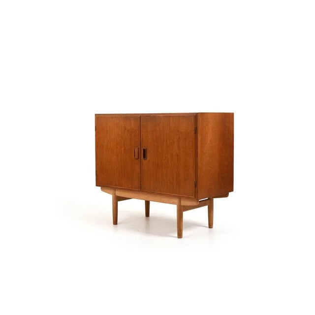 Mid-Century Modern Teak & Oak Cabinet by Børge Mogensen for Søborg, 1950s For Sale - Image 3 of 9