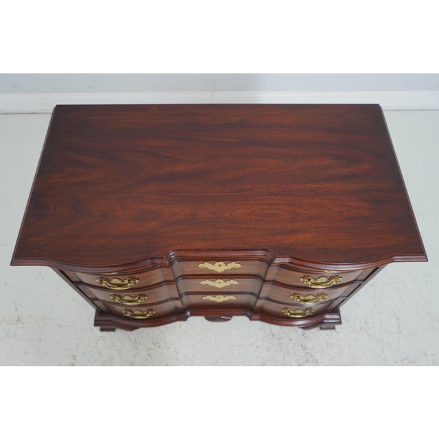 1980s Henkel Harris Spnea Blockfront Mahogany Chest For Sale - Image 5 of 12