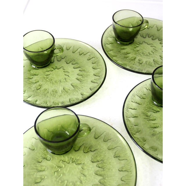 1970s Vintage 70s Indiana Glass Sunburst Snack Set For Sale - Image 5 of 12