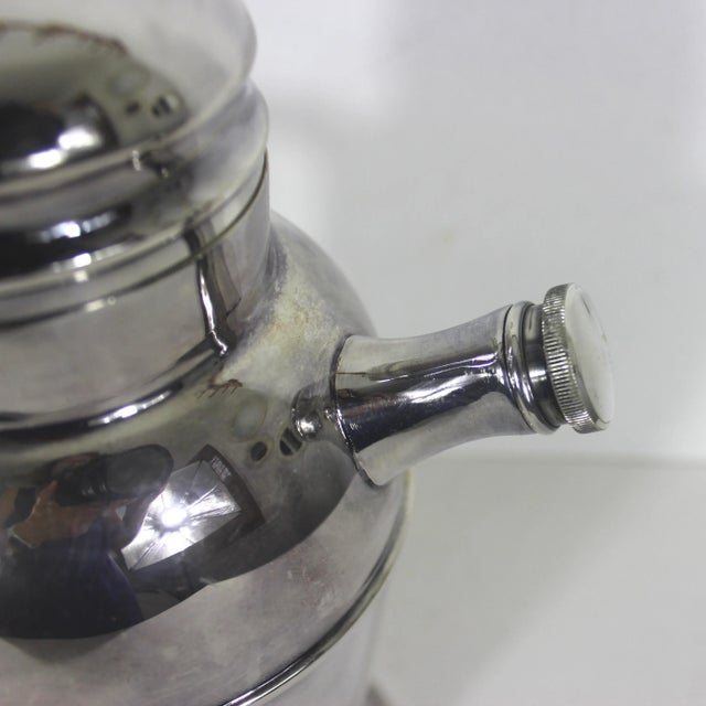 Metal Vintage Benedict Silver Co. Art Deco Silver Plated Cocktail Shaker With Handle and Spout For Sale - Image 7 of 13