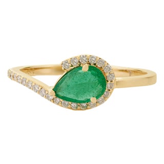 14k Gold Contemporary Pear-Shaped Emerald & Diamond Halo Bypass Ring Size 5.5 For Sale