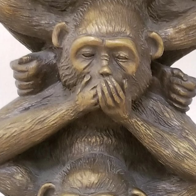Three Wise Monkeys Table Lamp – Vintage See Hear Speak No Evil Sculpture Lamp For Sale In Chicago - Image 6 of 16