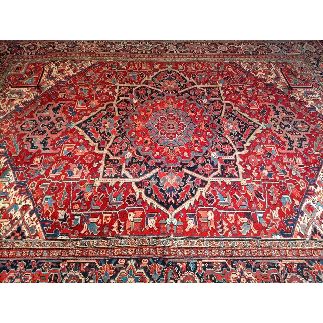 Vintage Persian Heriz Serapi Rug, Wool Pile, Geometric Design, 1920s For Sale - Image 9 of 11