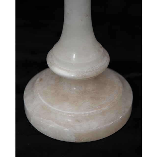 Art Deco French Table Lamp in Alabaster, France, 1940s For Sale - Image 3 of 8