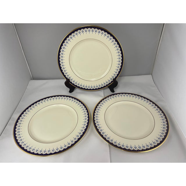 1981 Minton Neoclassical Style "Consort" Dinner Service - 52 pcs For Sale - Image 14 of 18