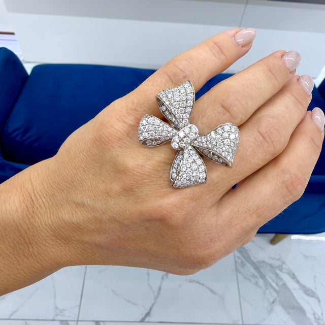 Metal Ladies 18k White Gold 5.00ctw Pave Diamond Bow Statement Cocktail Ring, Size 8 For Sale - Image 7 of 7