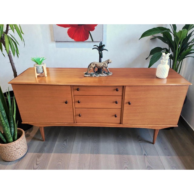 Mid-Century Walnut Sideboard by Alfred Cox, 1950s For Sale - Image 6 of 18