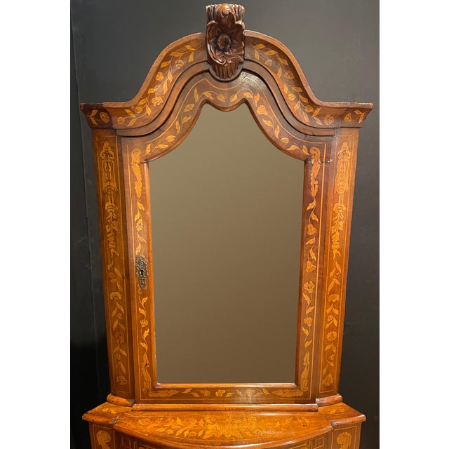 Early 19th Century Pair Of Early 19th Century Dutch Marquetry Corner Cabinets For Sale In New York - Image 6 of 12