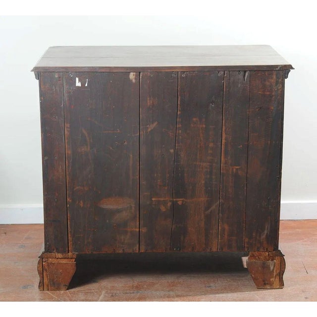 Mid 18th Century Georgian Chest With Bracket Feet and Unusual Drawer Arrangement For Sale In Houston - Image 6 of 11