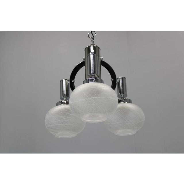 Very good restored condition - 3x e26 or e27 bulb - us compatible. up to 250v (europe/uk standard).the wiring of this item...