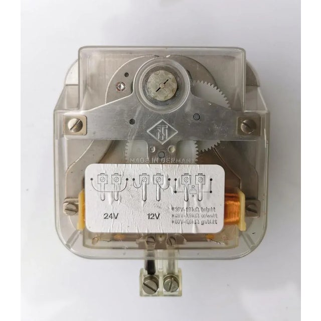 Black Mid-Century Industrial Wall Clock from TN, 1960s For Sale - Image 8 of 10