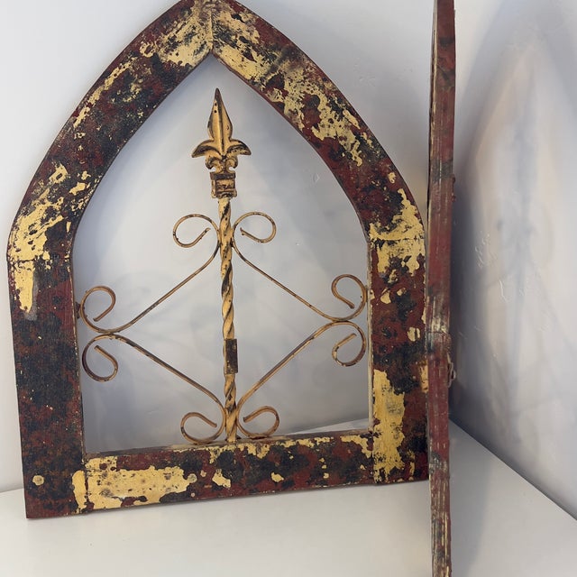 Wood Rustic Farmhouse Gothic Style Arched Window Fleur-De-Lis Red Yellow Chipped Wood Hanging Wall Decor, Set of 2 For Sale - Image 7 of 14