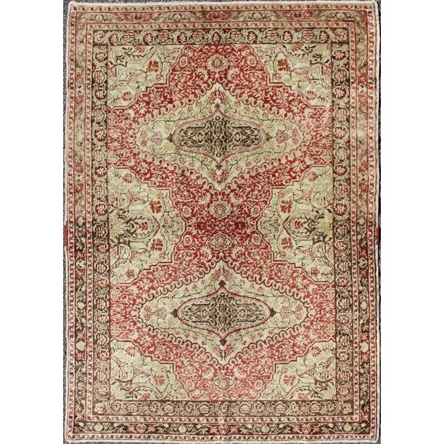 Textile Early 20th Century Fine Turkish Sivas Rug With Classic Medallion Design in Red, Ivory and Green For Sale - Image 7 of 7