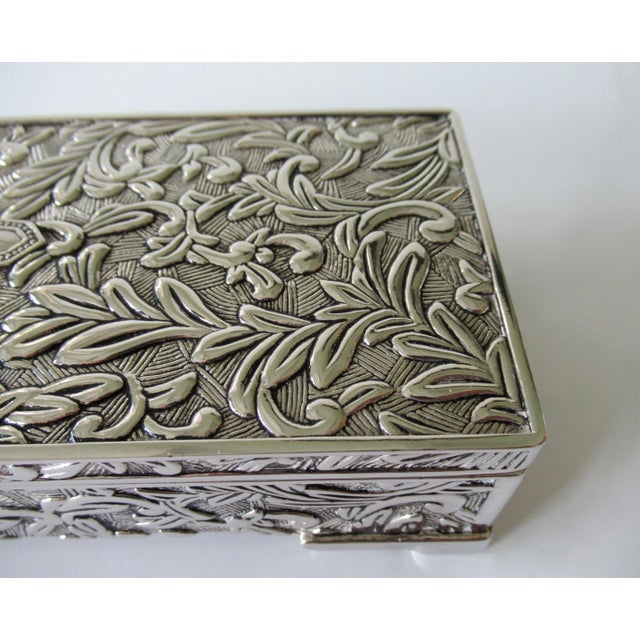 Silver C. 1970s Era Victorian-Style Silver Plate Lidded & Interior Lined Jewelry Box For Sale - Image 8 of 12