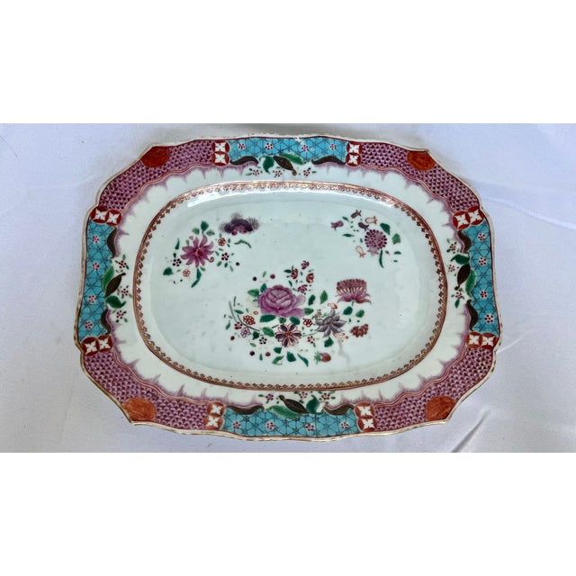 An exceptional 18th-century Chinese Export porcelain serving platter dating to the Qianlong period (1736–1795). This...