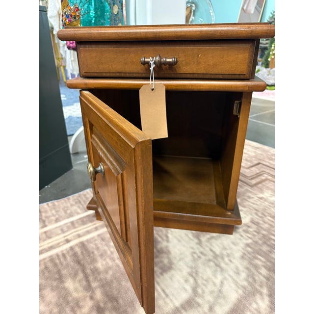 Cabin Late 20th Century Leick End Table – Decoupaged Rustic Cabin Top Complete With Dog and Rocking Chair For Sale - Image 3 of 4