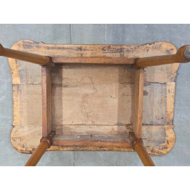 Antique New England Queen Anne Beechwood Tea Table, Porringer-Top, Circa 1800 For Sale - Image 9 of 14