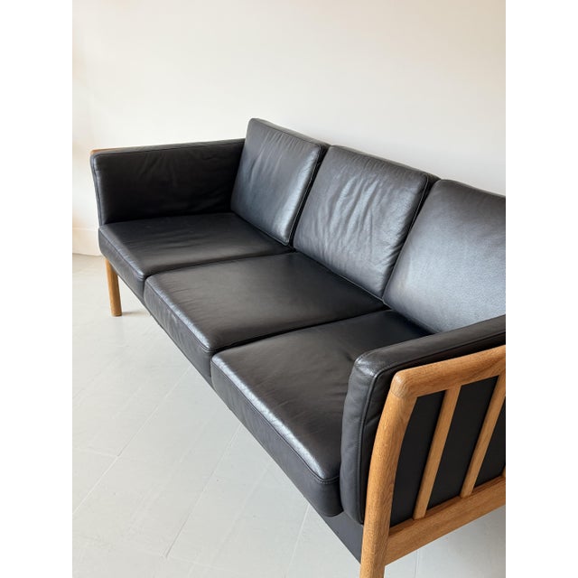 Black Leather 3-Seater Sofa with Oak Frame attributed to Mogens Hansen for Stouby, Denmark, 1970s For Sale - Image 18 of 18