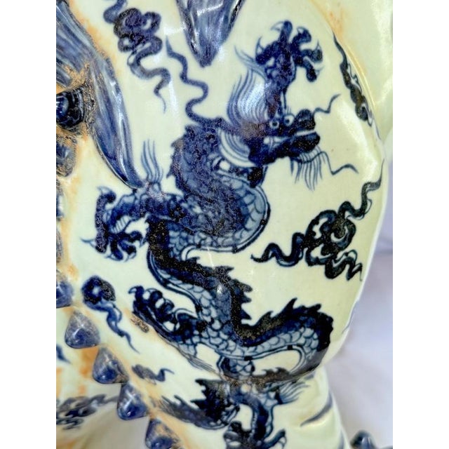 24" Nanking Blue White Porcelain Chinese Temple Guardian Lion Foo Dog Sheshi, Canonbury For Sale - Image 10 of 16