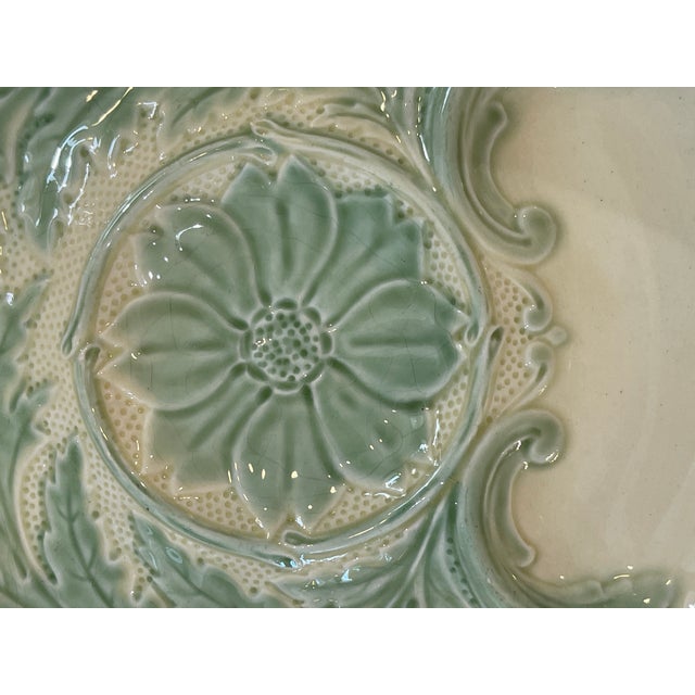 Early 20th Century French Majolica Artichoke Playe in Green and Off-White, by Gien For Sale - Image 5 of 9