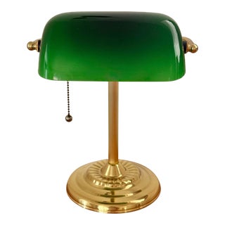 Mid 20th Century Art Deco Emeraldite Shade Brass Banker Lamp With Ball Pull For Sale