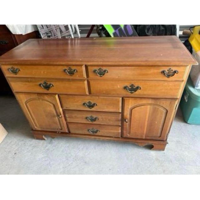 American 1960s Cherry Wood Sideboard/Credenza/Buffet For Sale - Image 3 of 7