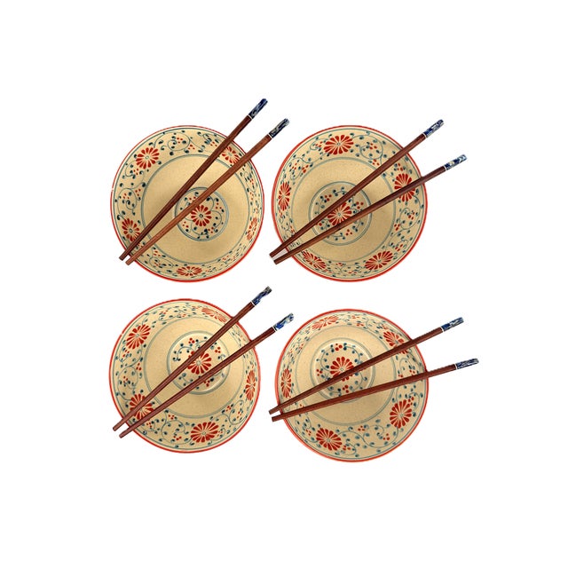 Light Yellow Asian Modern Bat Trang Vietnamese Pho Bowls or Ramen Bowls Hand Painted With Floral and Vine Pattern - Set of 4 For Sale - Image 8 of 9