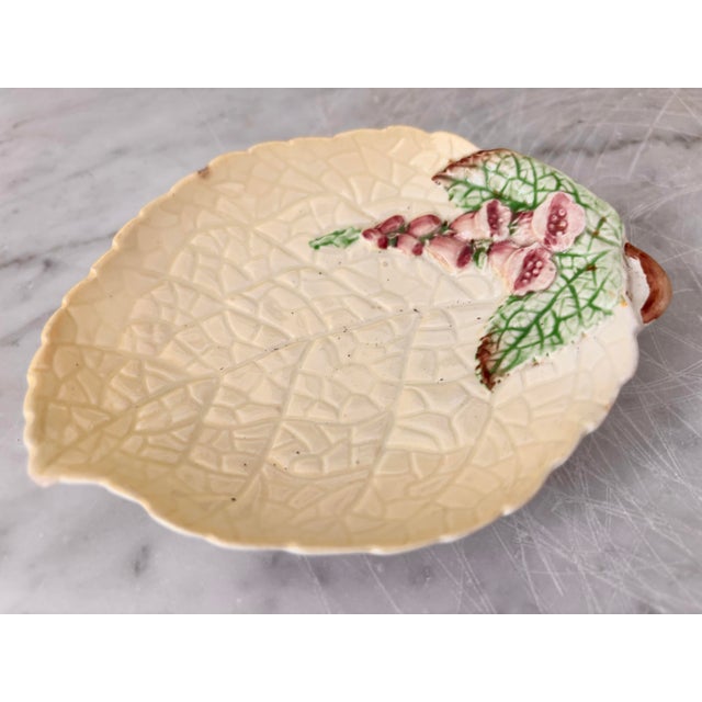 Mid 20th Century Mid 20th Century English Foxglove Dish For Sale - Image 5 of 5