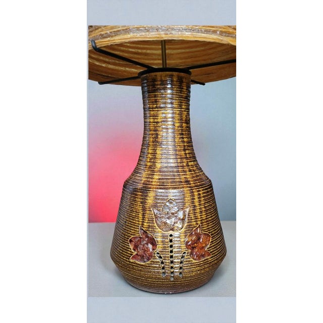 Accolay Potters Floor Lamp, H.109 cm / Resin lampshade / Tulip design Height 109 cm Diameter 42 cm In very good condition...