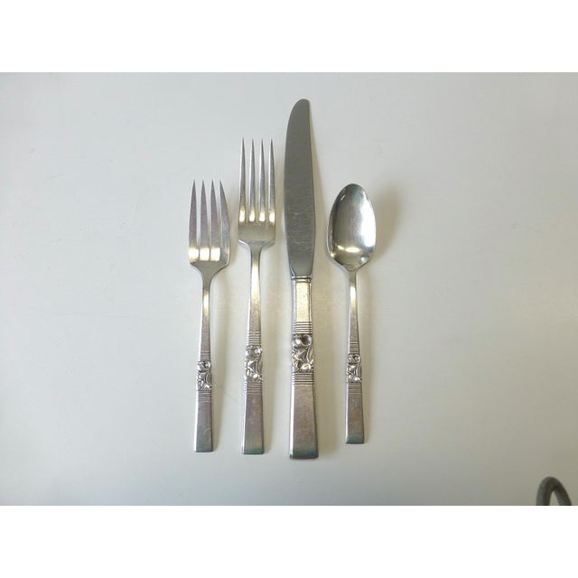 30 Piece Community Oneida Morning Star 1948 Silverplate Flatware Set Fork Knife No monogram Place setting for 6 plus...