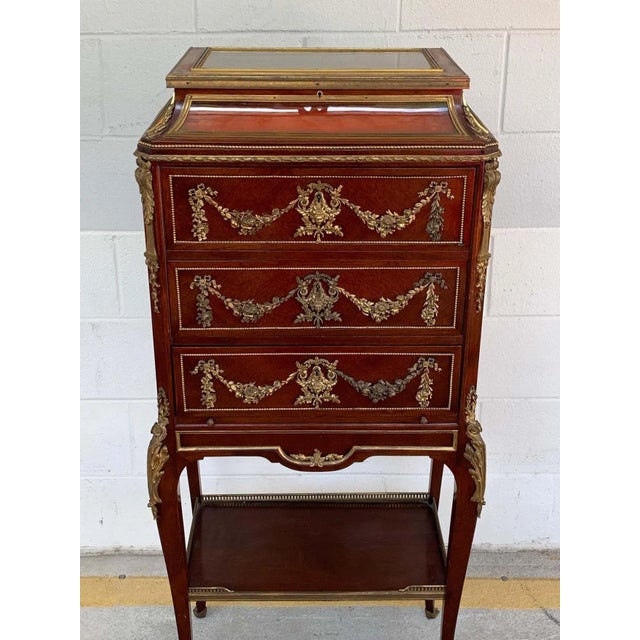 Louis XVI style Ormolu mounted kingwood Vitrine, Paris, circa 1900, Beautiful quality, with lift top beveled glass top,...