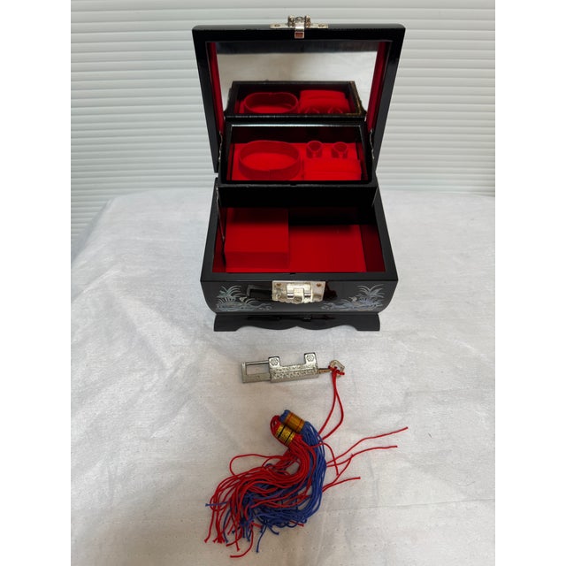 Korean Mother of Pearl Inlay Jewelry Box, Small For Sale - Image 4 of 12