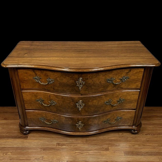 Louis XIV Curved Chest of Drawers in Burr Walnut and Gilt Bronze For Sale - Image 5 of 5