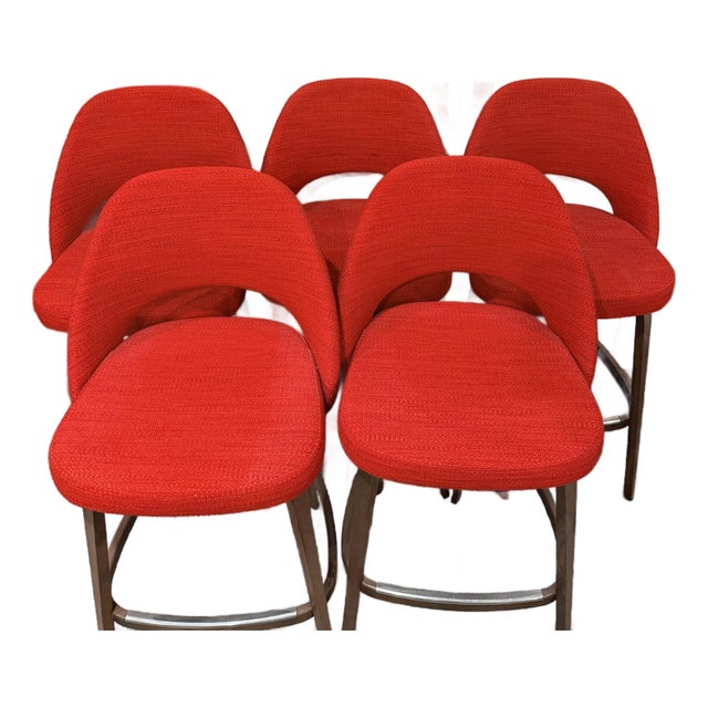 Set of 5 Knoll Saarinen Executive Bar Stools — Classic Boucle Crimson, Walnut Legs, 2021, Original Labels For Sale