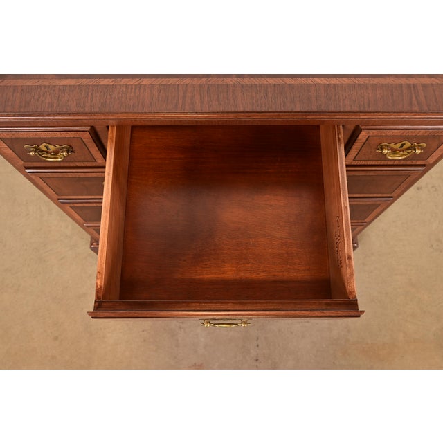 Wood Henredon Georgian Banded Mahogany and Burl Wood Chest of Drawers, Newly Refinished For Sale - Image 7 of 17