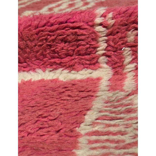 Moroccan Pink Wool Rug - 7.6 X 4.9 Ft For Sale - Image 4 of 6