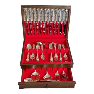Vintage Oneida/Rogers “Flirtation” Silverplate With Int'l Silver Co. Storage Chest - 80 Pcs: Service for 12, Steak Knives and Serving Pieces Flatware For Sale