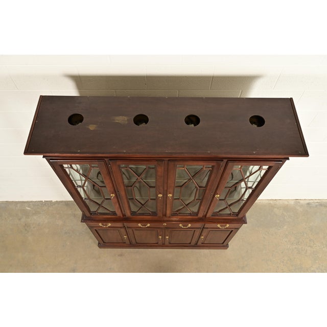Ethan Allen Knob Creek Georgian Carved Mahogany Lighted Breakfront Bookcase Cabinet For Sale - Image 14 of 18
