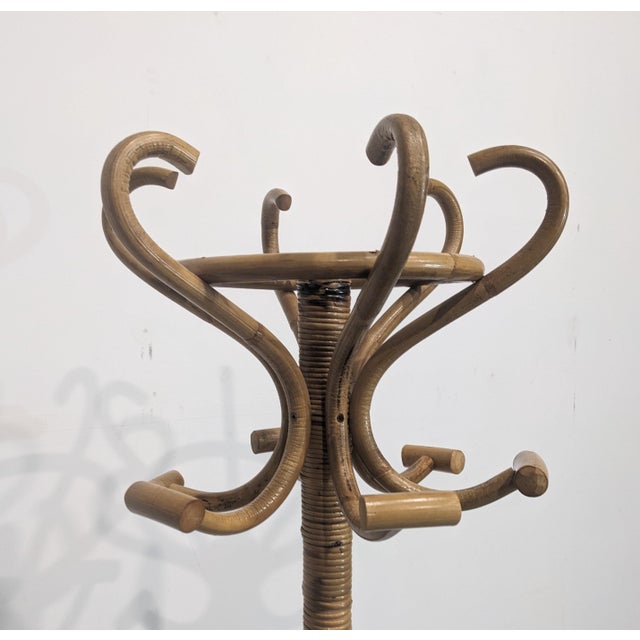 Vintage 1960s Boho-style coat rack. Rattan and bamboo. Excellent condition. H 175 cm / D 45 cm