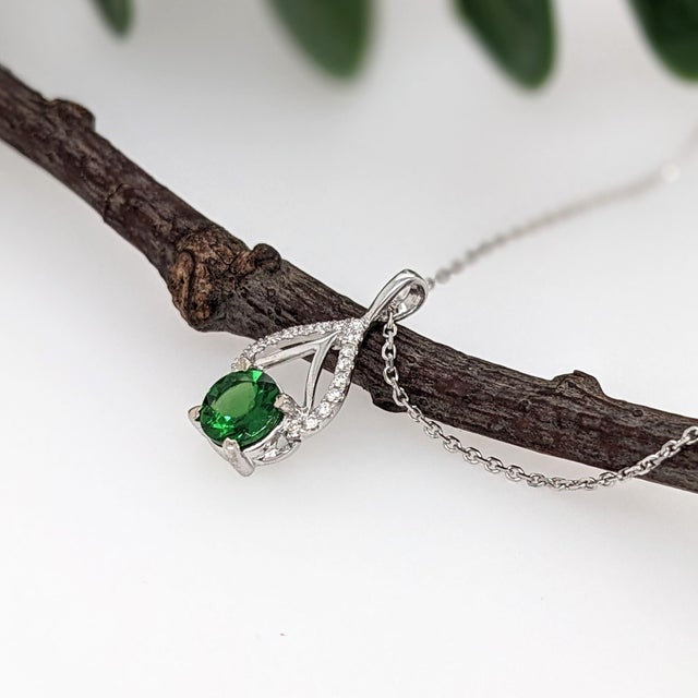 Green Tsavorite Pendant with Natural Diamonds in Solid 14K White Gold Round 5.5mm For Sale - Image 8 of 8