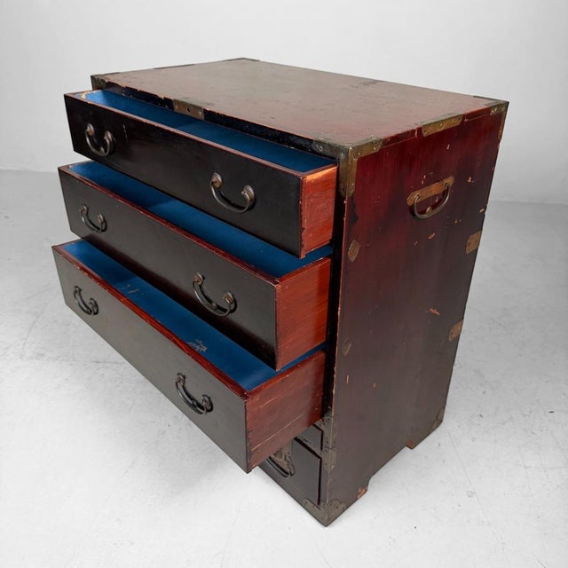 Metal Japanese Antique Tansu Chest of Drawers with Brass Hardware, 1900s For Sale - Image 7 of 16