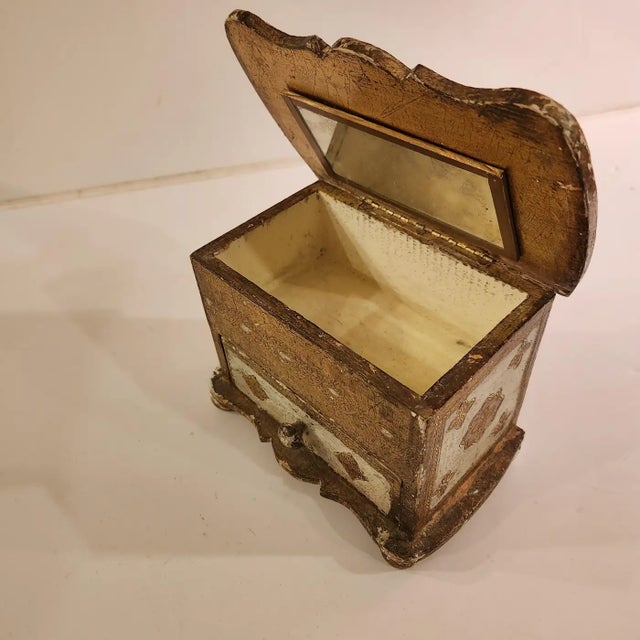 1950s Venetian Giltwood Mirrored Jewelry Box Italy For Sale - Image 10 of 14