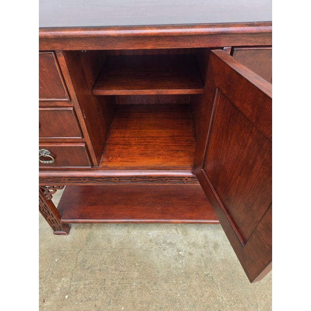 Hekman Furniture 1980s Traditional Mahogany Sideboard For Sale - Image 4 of 14