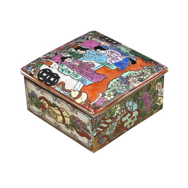 1960s 3.75" Oriental Famille Rose Color Graphic Porcelain Square Box For Sale - Image 5 of 7