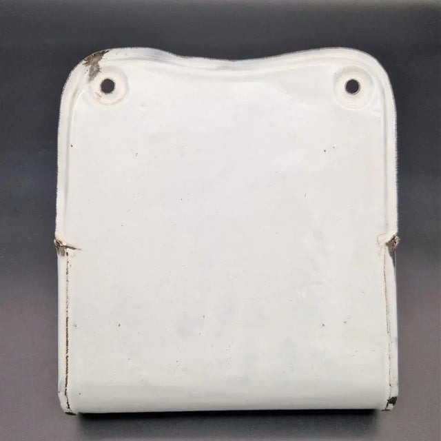 Enamelled Onion Storage Container, 1890s, in Very Good conditions. Designed 1890 to 1919