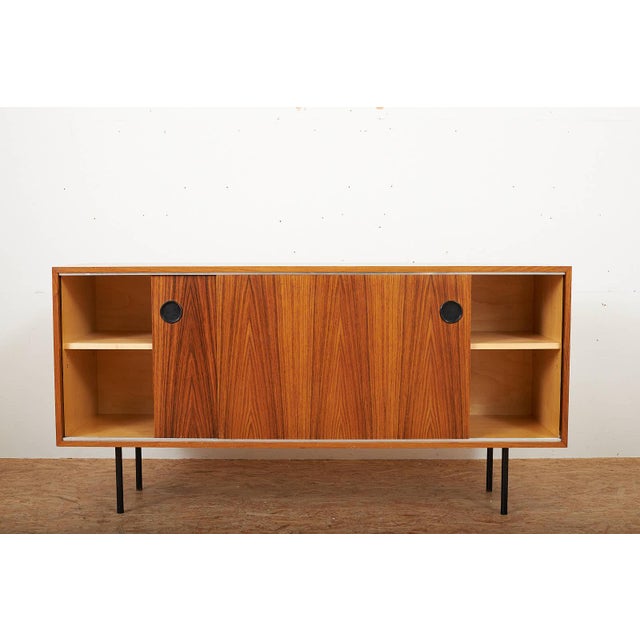 Schiebetürkorpus 943 Sideboard with Chrome-Plated Tubular Steel Legs and Rosewood Veneer by Kurt Thut for Thut Möbel, 1953 For Sale - Image 3 of 13