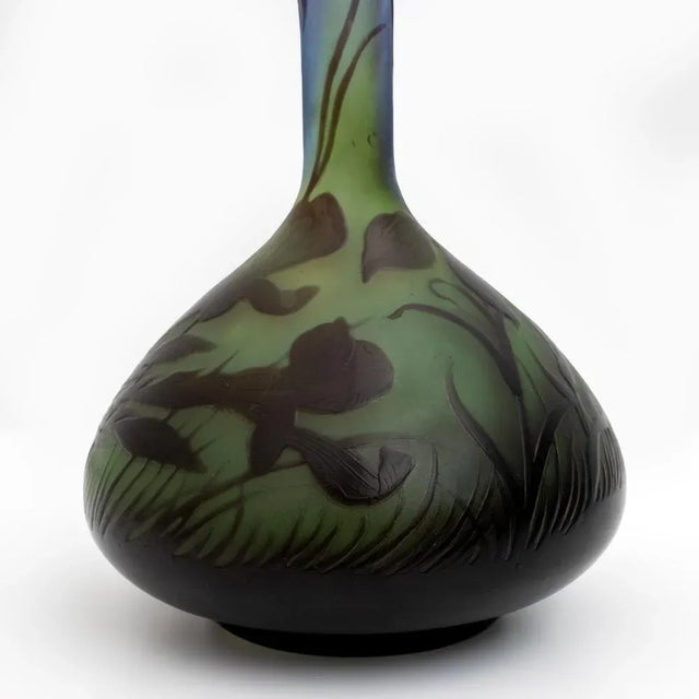 Art Nouveau Floral Decoration Cameo Bulb Glass Vase by Émile Gallé, France, 1900s For Sale - Image 6 of 11