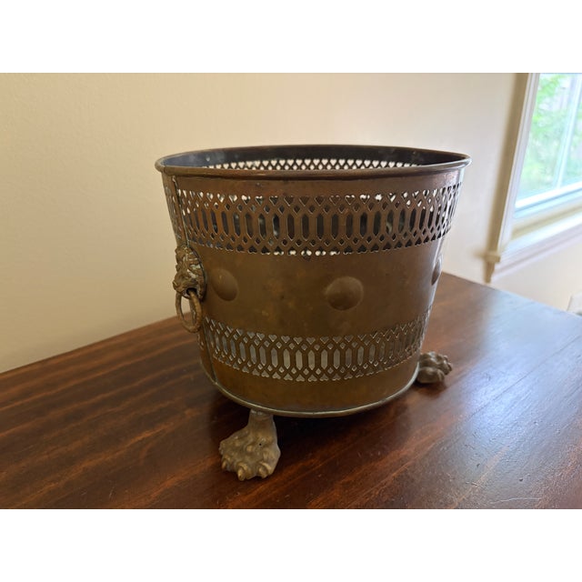 1940s Neoclassical Brass Cachepot With Lion Paw Feet and Ring Handles For Sale - Image 4 of 10