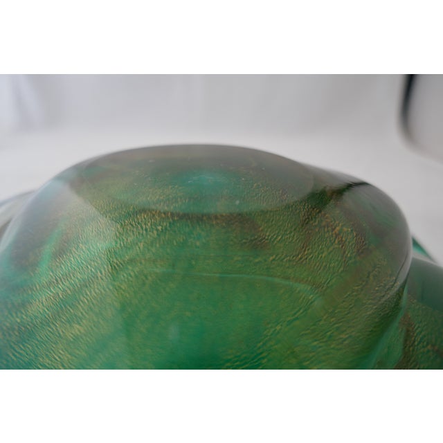 MCM Murano Art Glass Archimede Seguso Emerald Green Large Bowl Gold Leaf Flake For Sale - Image 12 of 15