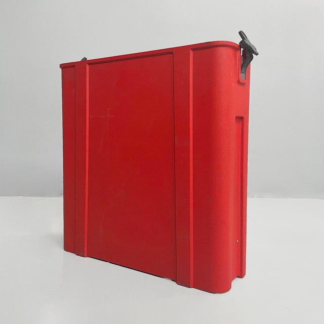Black Italian Modern Typewriter by Ettore Sottsass for Olivetti, 1970s For Sale - Image 8 of 17